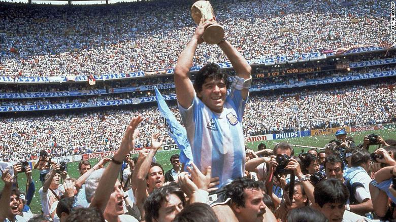 Huyền thoại Diego Maradona qua đời sau một cơn suy tim